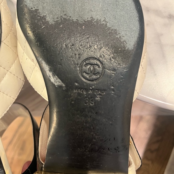 Authentic CHANEL Flat Mary Jane, lightly used - Picture 8 of 8